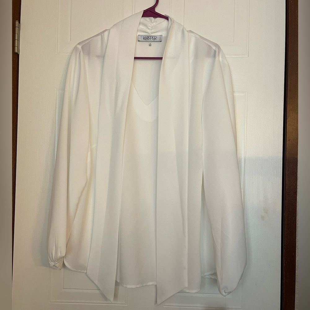 NWT Kasper whit v neck blouse with tie front